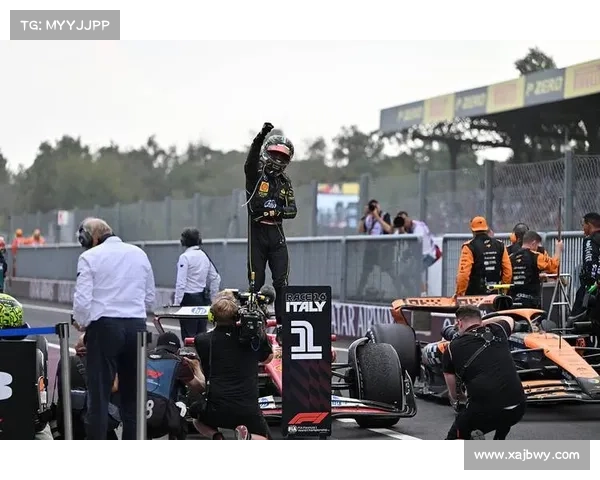 维斯塔潘蒙扎正赛起步与诺里斯展开激烈角逐 反超再度领先